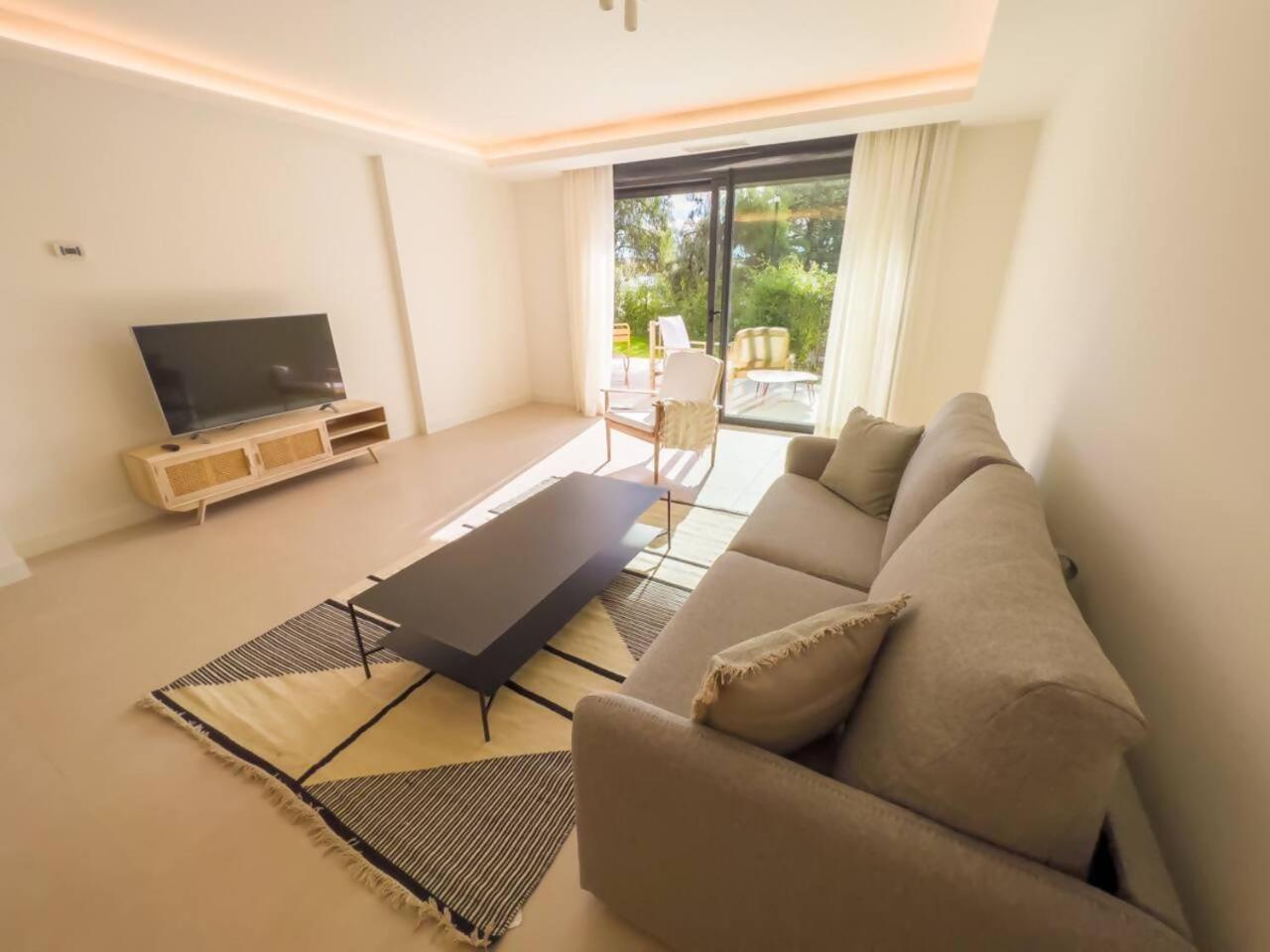 마르베야 Bajo Con Jardin En La Milla De Oro 아파트 외부 사진