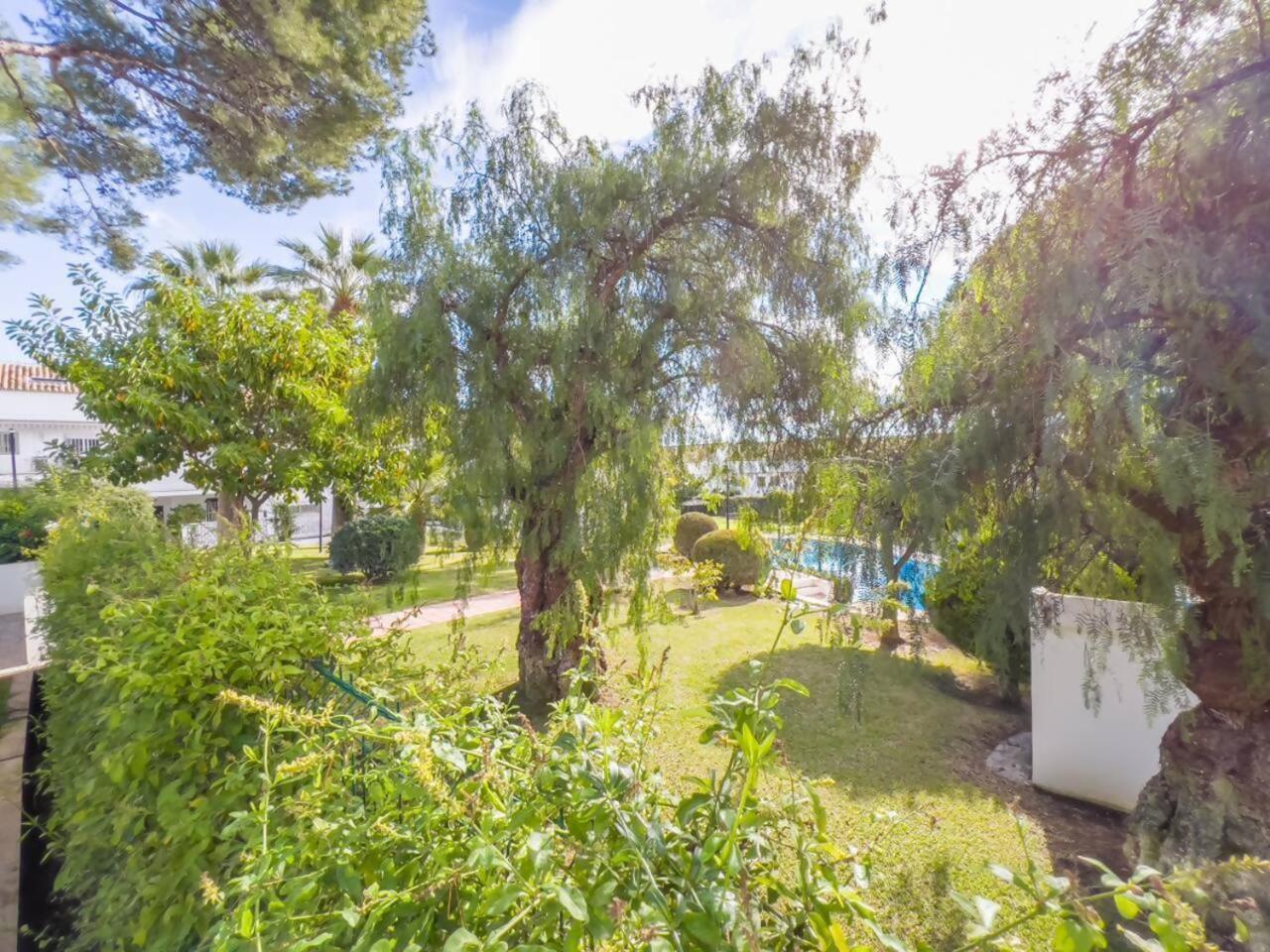 마르베야 Bajo Con Jardin En La Milla De Oro 아파트 외부 사진